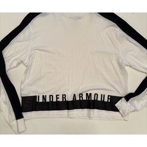 Women’s Under Armour White & Black Mesh top. Size XL